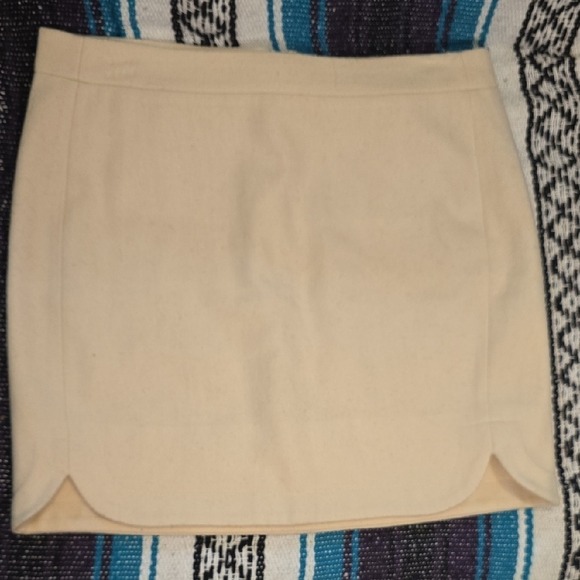 J. Crew Women's Beige Wool Blend Mini Skirt Size 4 Scalloped Hem - Picture 2 of 7